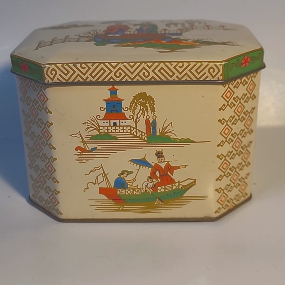 Vintage Daher Tea Tin